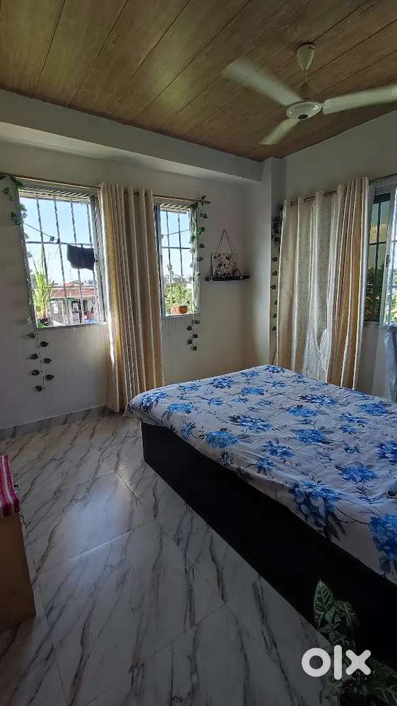 pg for 2 girls ( students)