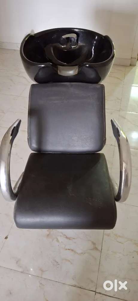 Beauty Parlour Shampoo Station