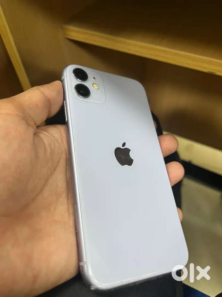 IPHONE 11 128GB PURPLE COLOUR ALL ORIGINAL MINOR SCRATCHES ON SCREEN .