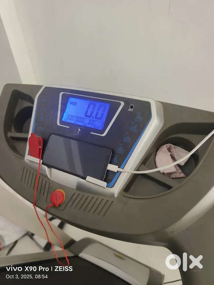 Treadmill is old non use