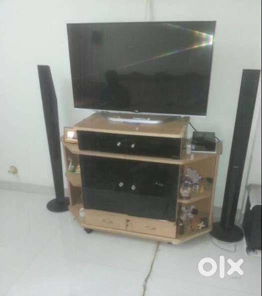 Pristine Series Bigger Slim Samsung 47 LED TV with Triple HDMI n USB