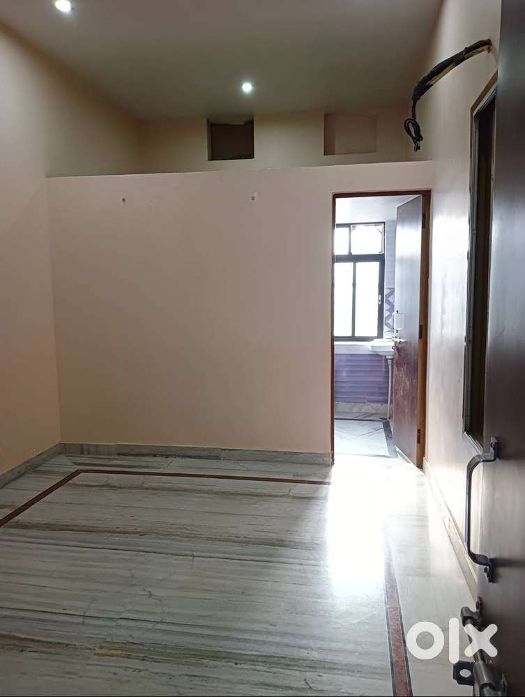 Nealy Renovated Ground Floor Portion For Rent