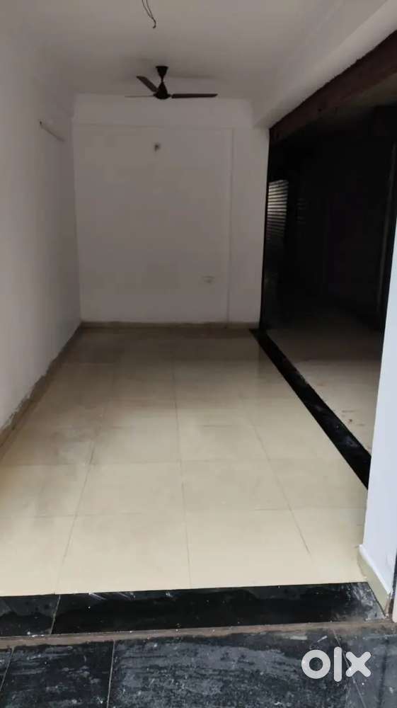 Shop for rent in main alambagh market prime location