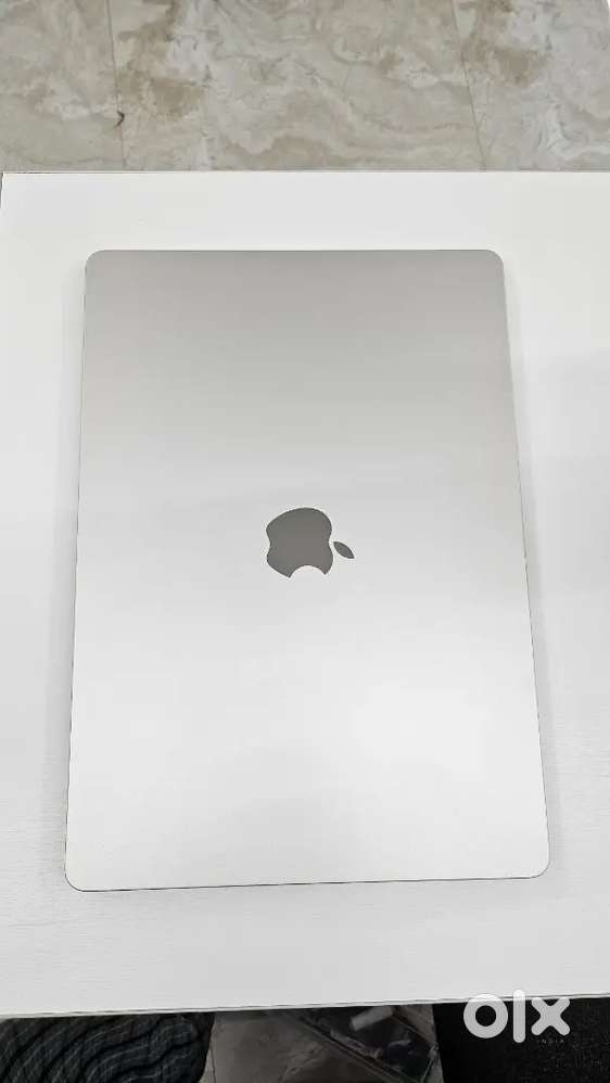 MacBook Air 15” M3 (2024) – 16GB / 512GB  With AppleCare+