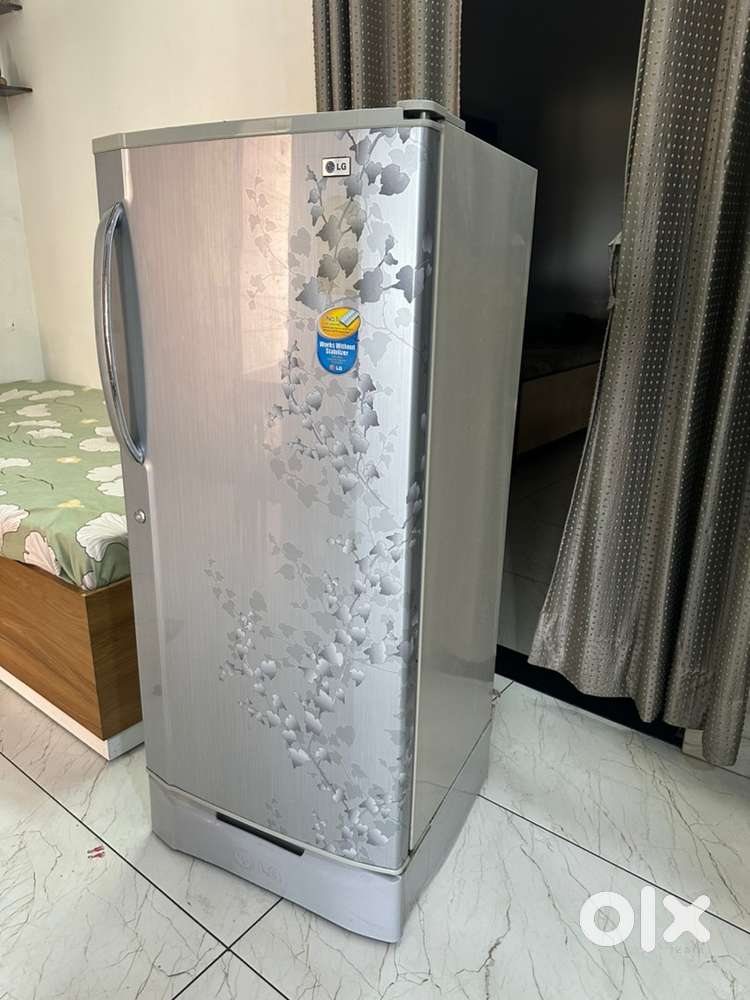 LG FRIDGE : well maintain condition