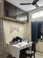 2 bhk 1 room vacant for female 1 room is occupied by a female
