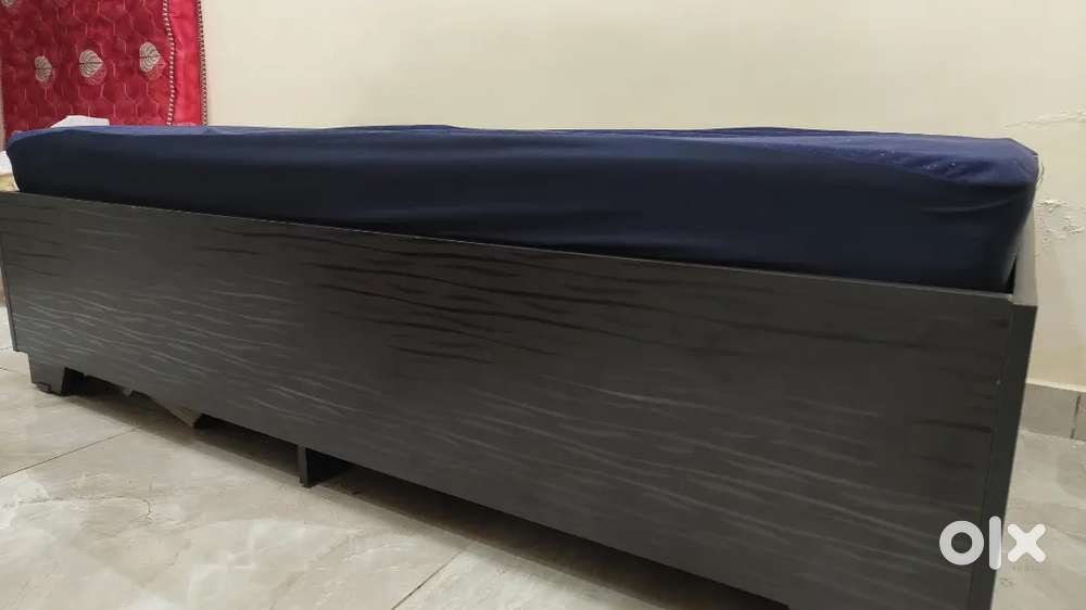 Single box storage bed