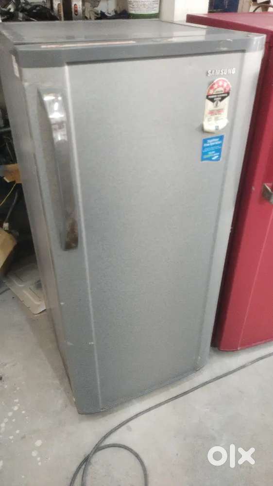 Second hand fridge showroom ///