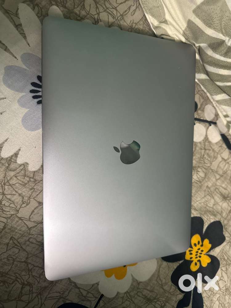 macbook pro 2020 model and 2019 model
