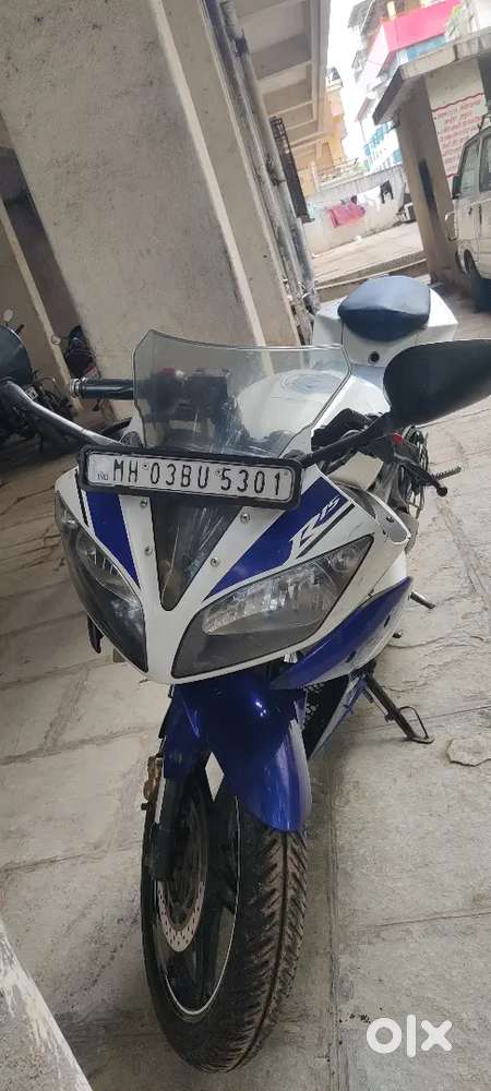 Yamaha R15 V2