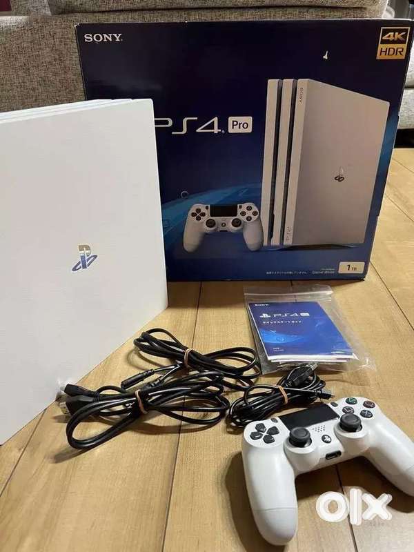 PS4 PRO 1 TB WITH CONTROLLER