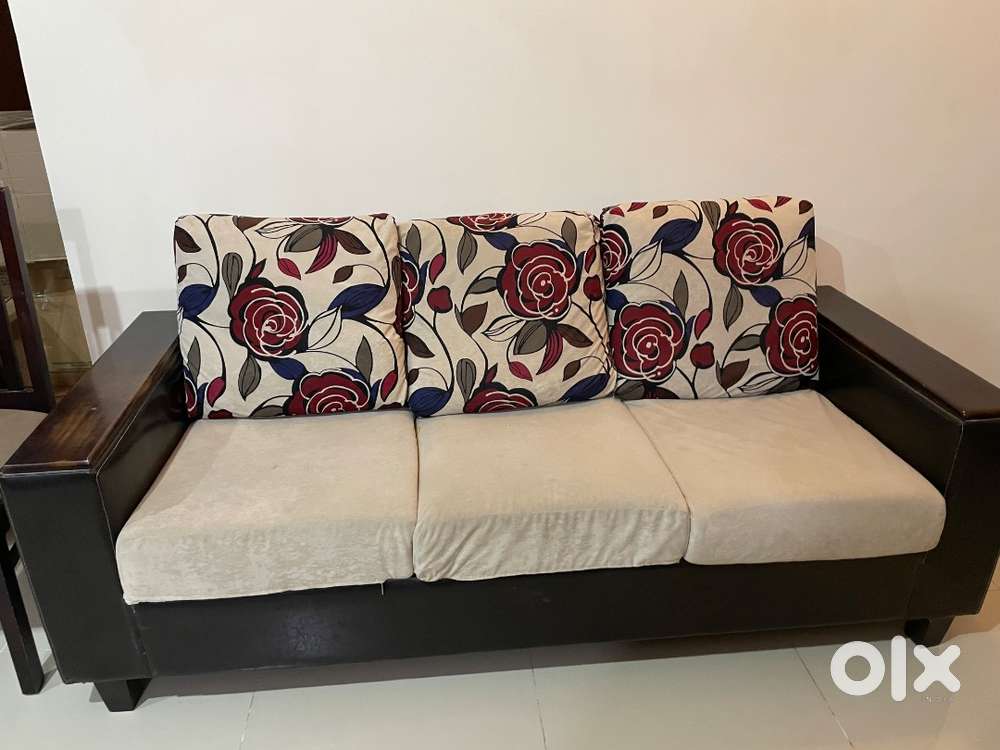 Royal oak 3+2 wooden Sofa for sale , Electronic City