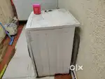 वाशिंग मशीन बेचना है