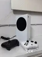 Xbox series S with 2 controllers