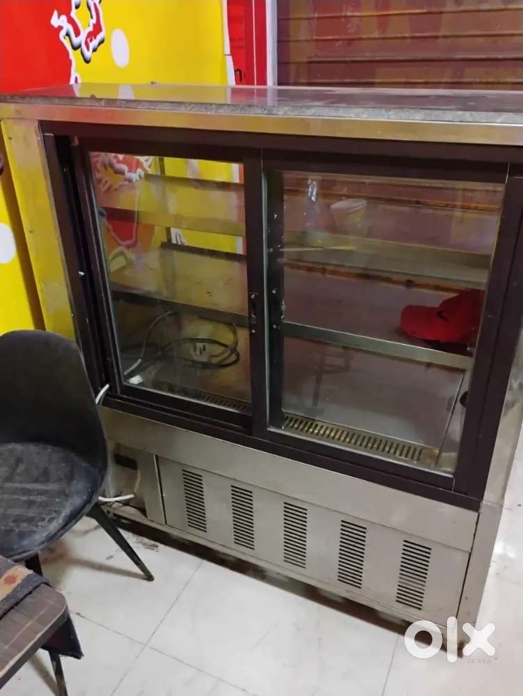 Cake display
