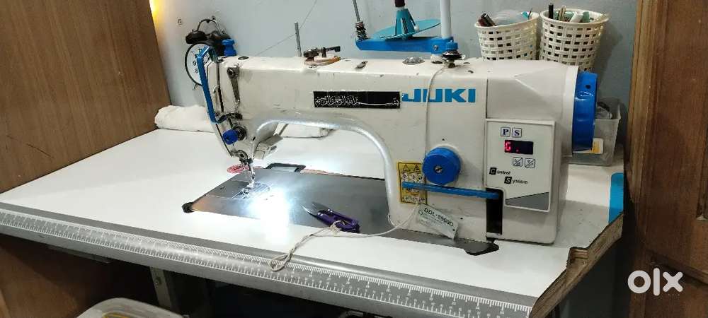 Juki Sewing machine DDL 8900 very easy and smooth