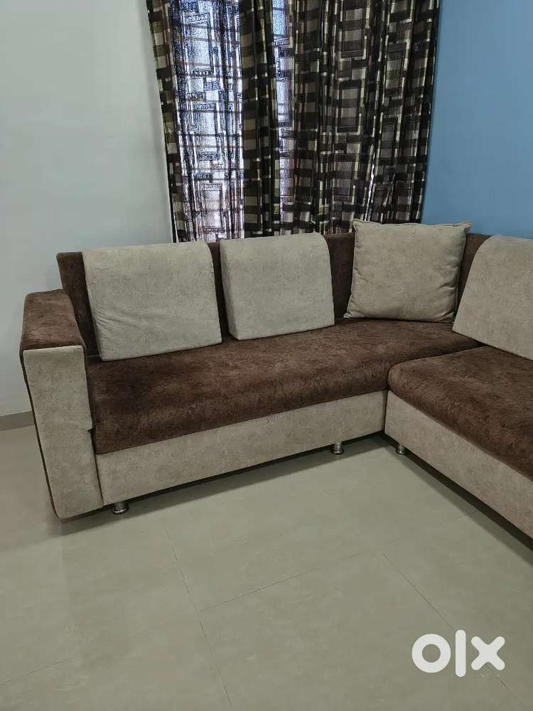 1 Year old very good condition sofa