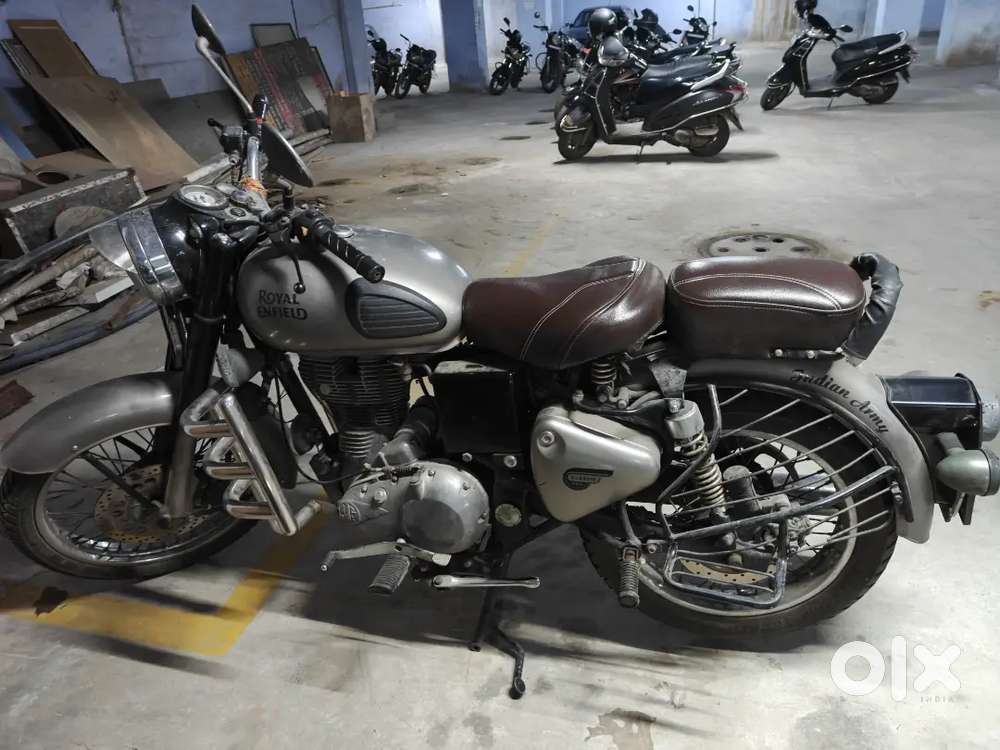 Royal Enfield Classic 350 GUN METAL