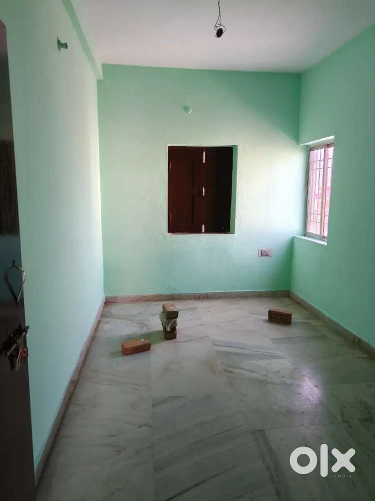 2bhk flate on 4th floor