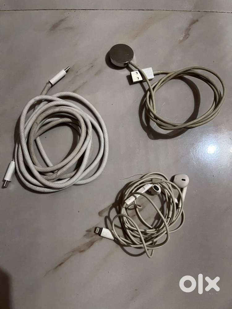 Apple iphone wire earphone and charging cable (read description)