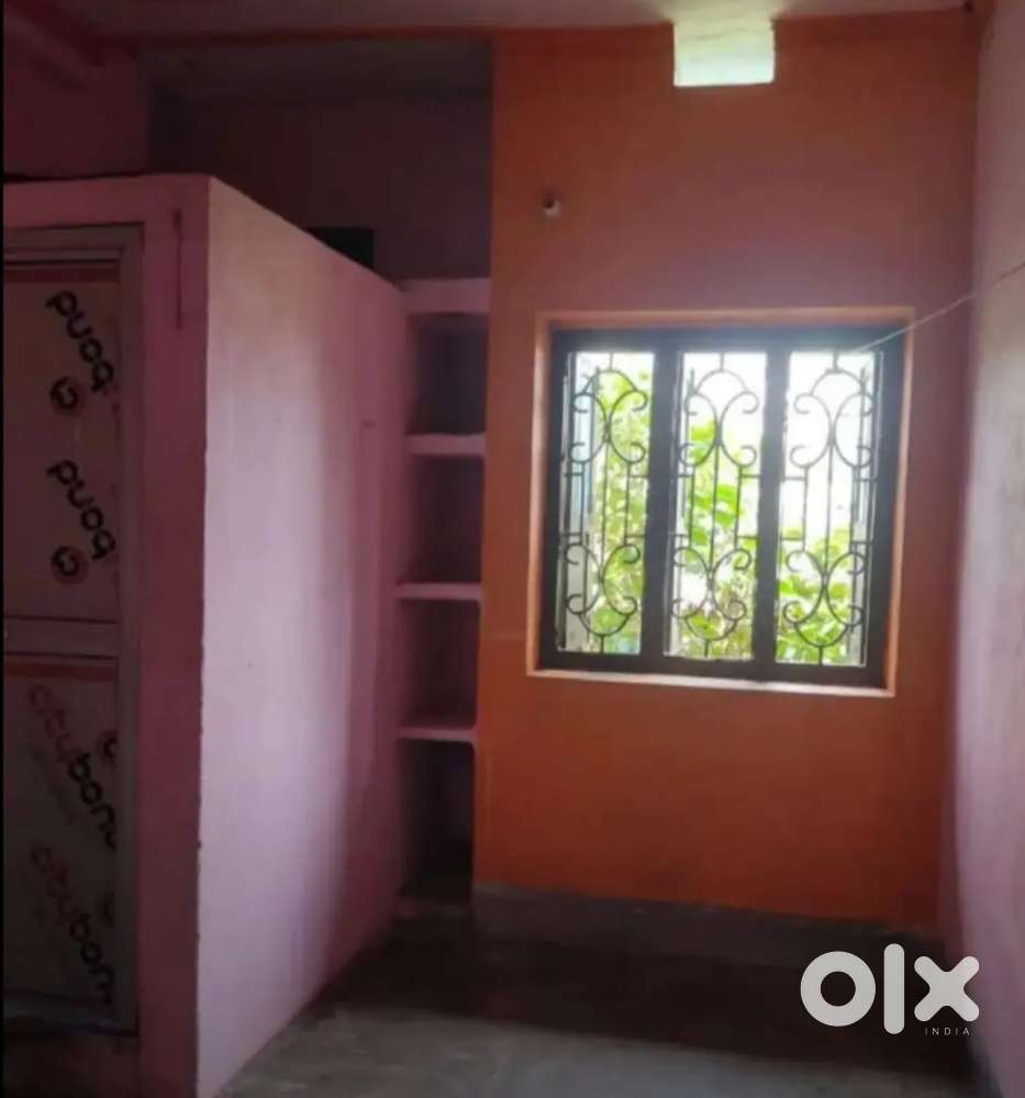 1200 Single room for roommates with attached bathroom