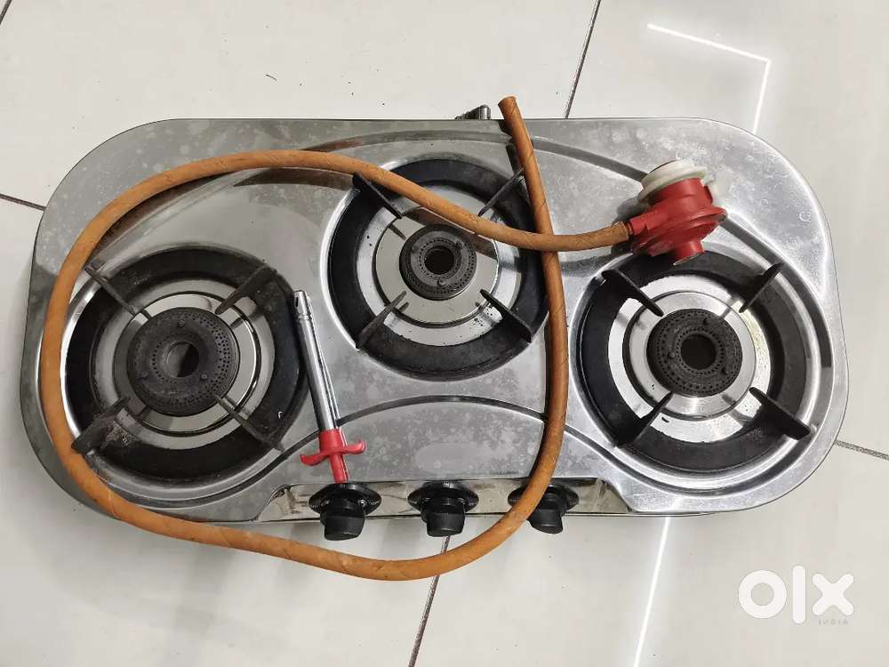 3 gas burner stove with pipe regulator and lighter