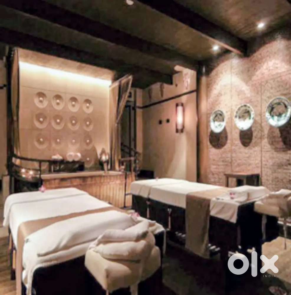 Spa therapist Female