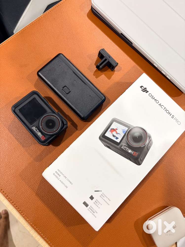 Dji Action 5 pro camera with adventure kit