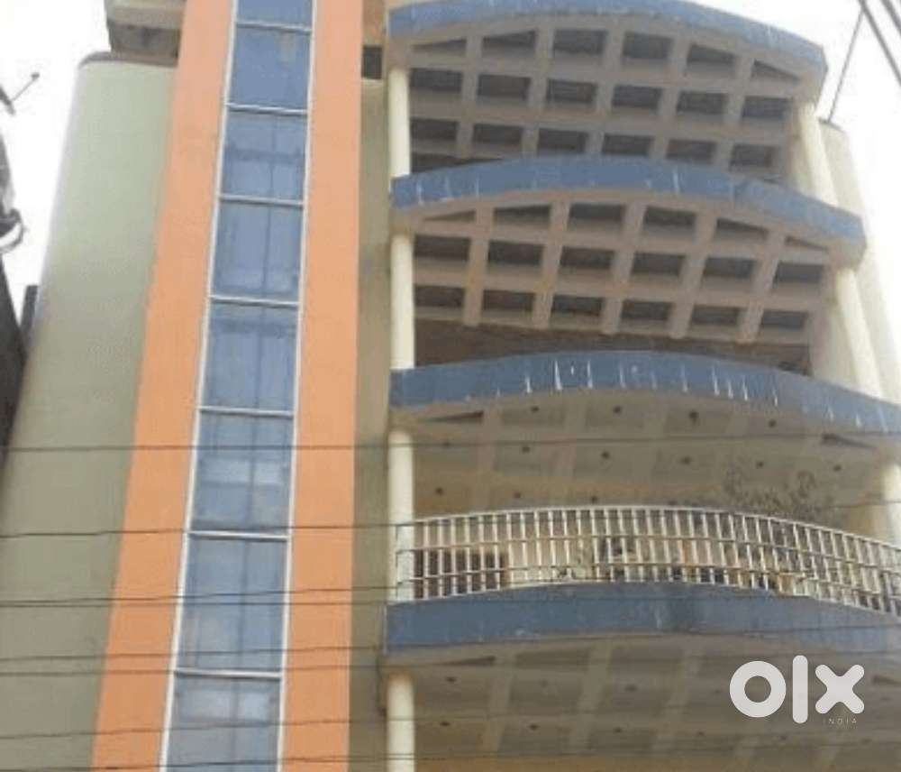 Space available for showroom/bank/office/salon etc.