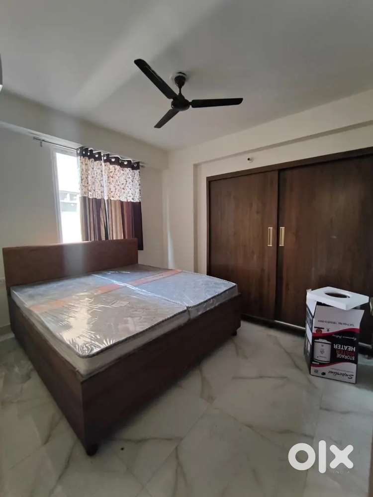 2 bhk fully furnished flate nearby NIMS university