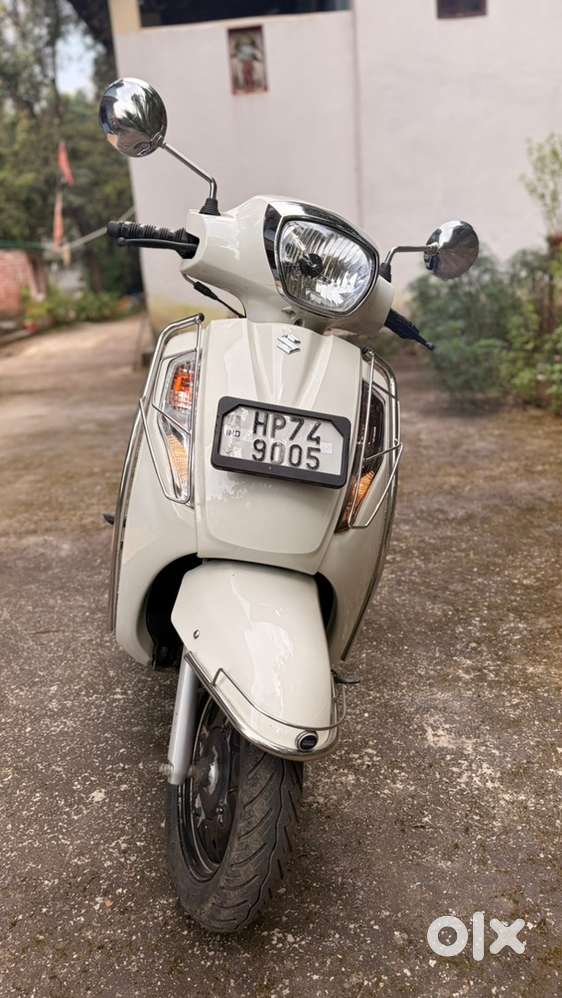 Suzuki access 125 scooty brand new excellent condition A1 maintained