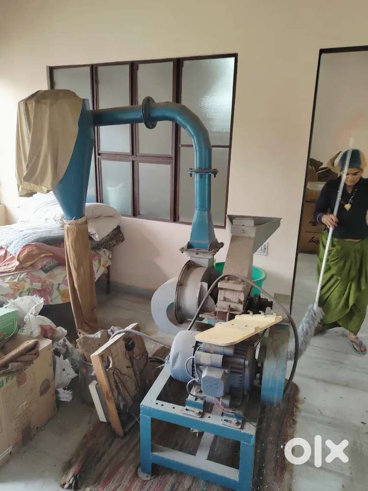 Spice grinding machine ( massala peesne ki machine)