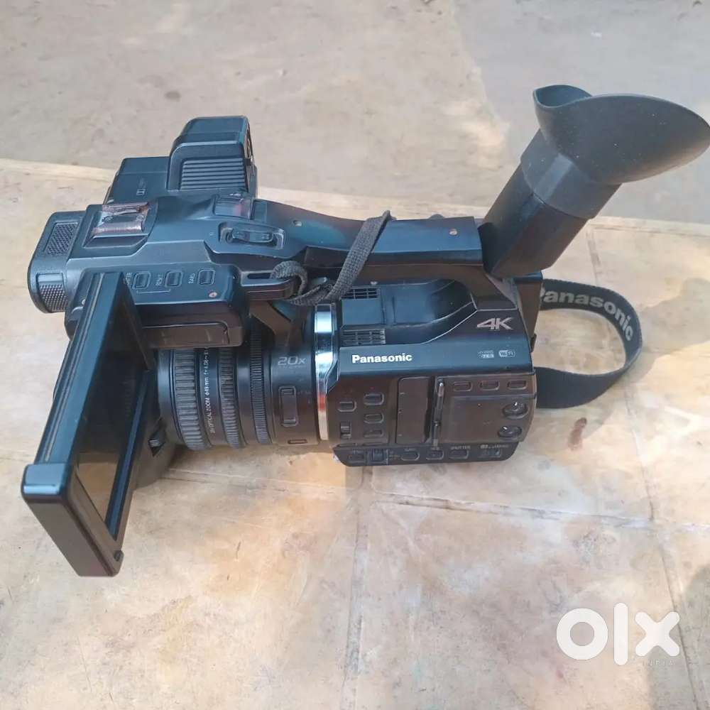 Panasonic hc 1000 good condition 4k video camera