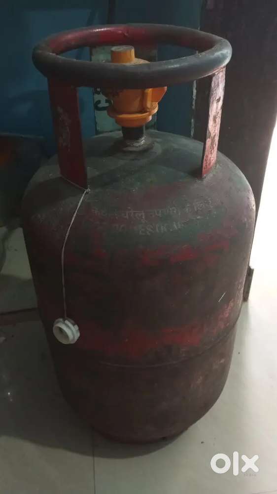 Cylinder and chulha