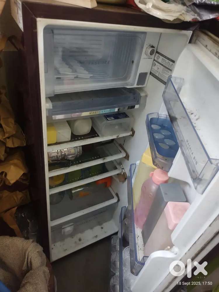 Whirlpool Single door 200L Refrigerator 5 year old