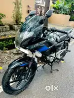 Bajaj pulsar 220 (Dehra Auto)