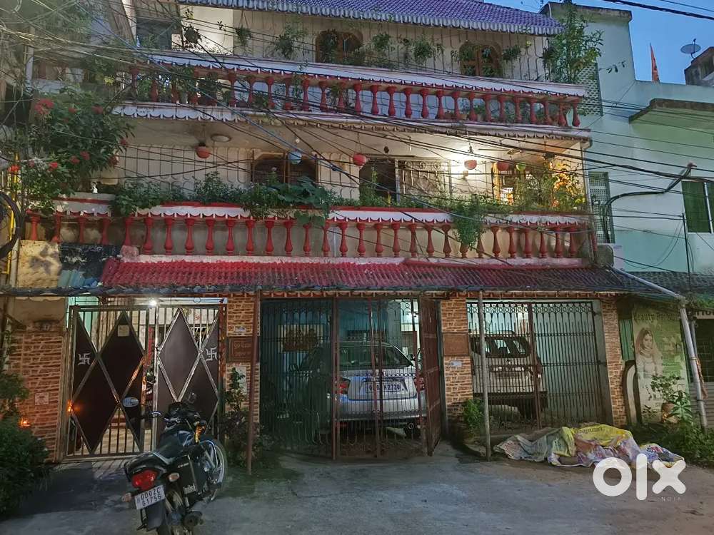 Rent for only working and student 4 girls.near to bus stop and market