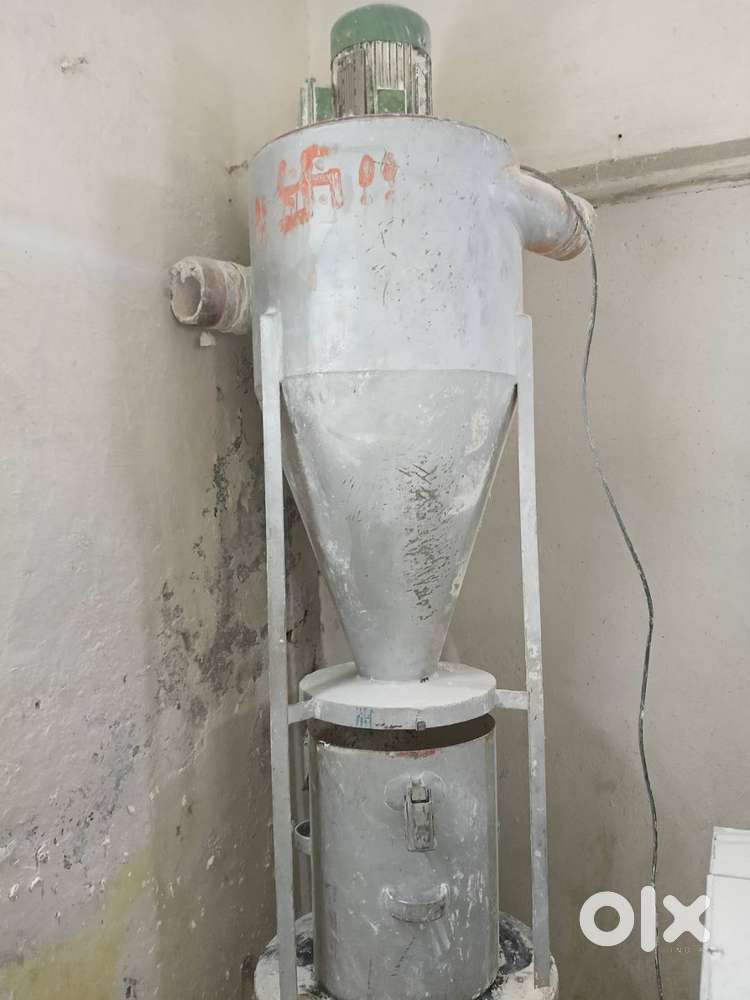 Aata chakki dust collector