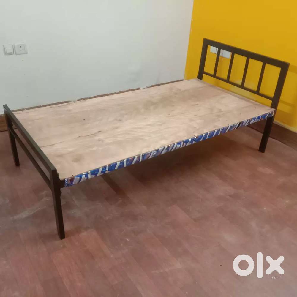 New double bed queen size 5 by 6 fit