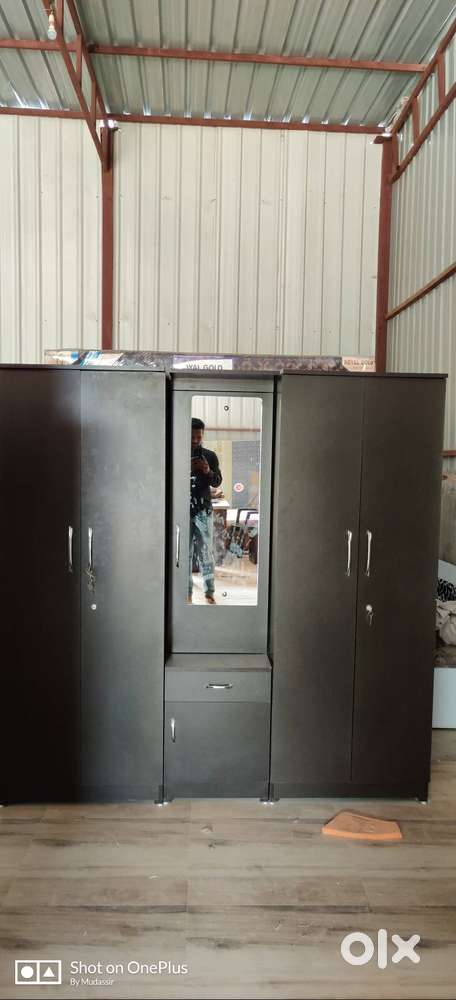 CLASSIC 5 DOOR WARDROBE IN BLACK FINISHED FROM FACTORY TO SELL
