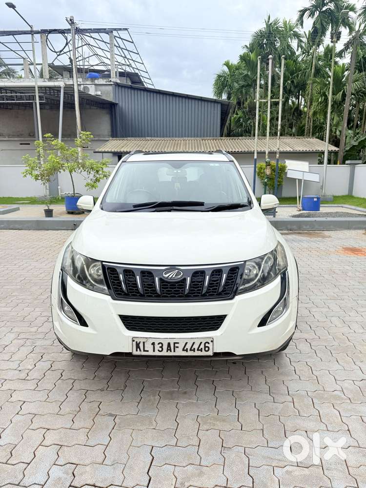 Mahindra XUV500 2.2 W10, 2015, Diesel