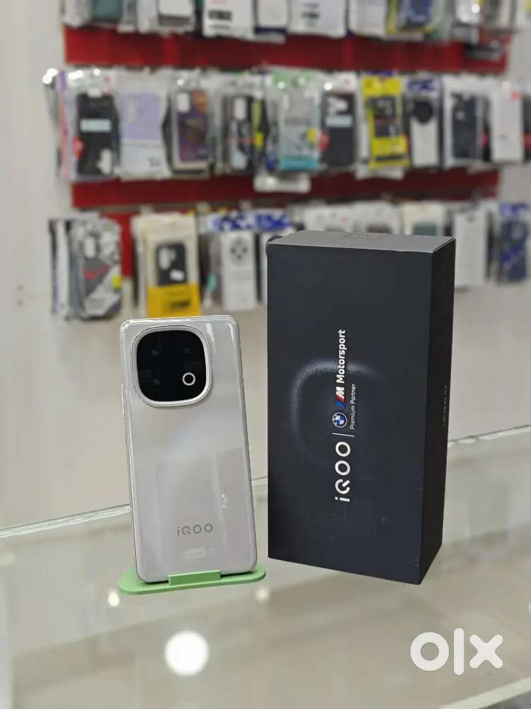 Iqoo 13 / 12gb / 256gb / grey colour