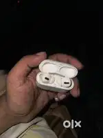 ORIGINAL APPLE AIRPODS PRO (GEN-1) - Only Right Airpod is Working.