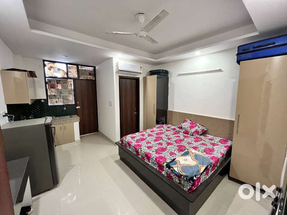 New 1RK Studio Apartment Fully Furnished in DLF Phase 3, Sector 24