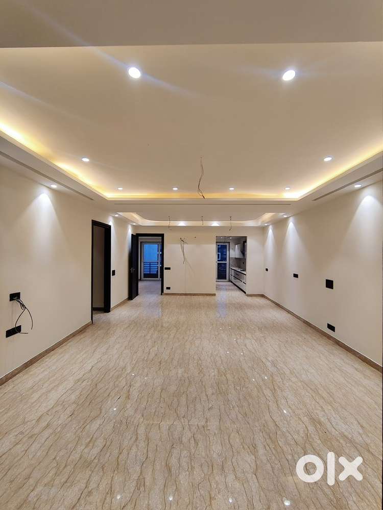 4BHK DLF FLAT FOR SALE PARK FACING