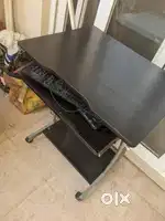 Computer table