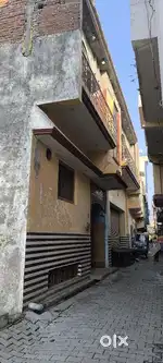 Teen Manjula imarat total RCC ka banaa hua do haal hain parking area