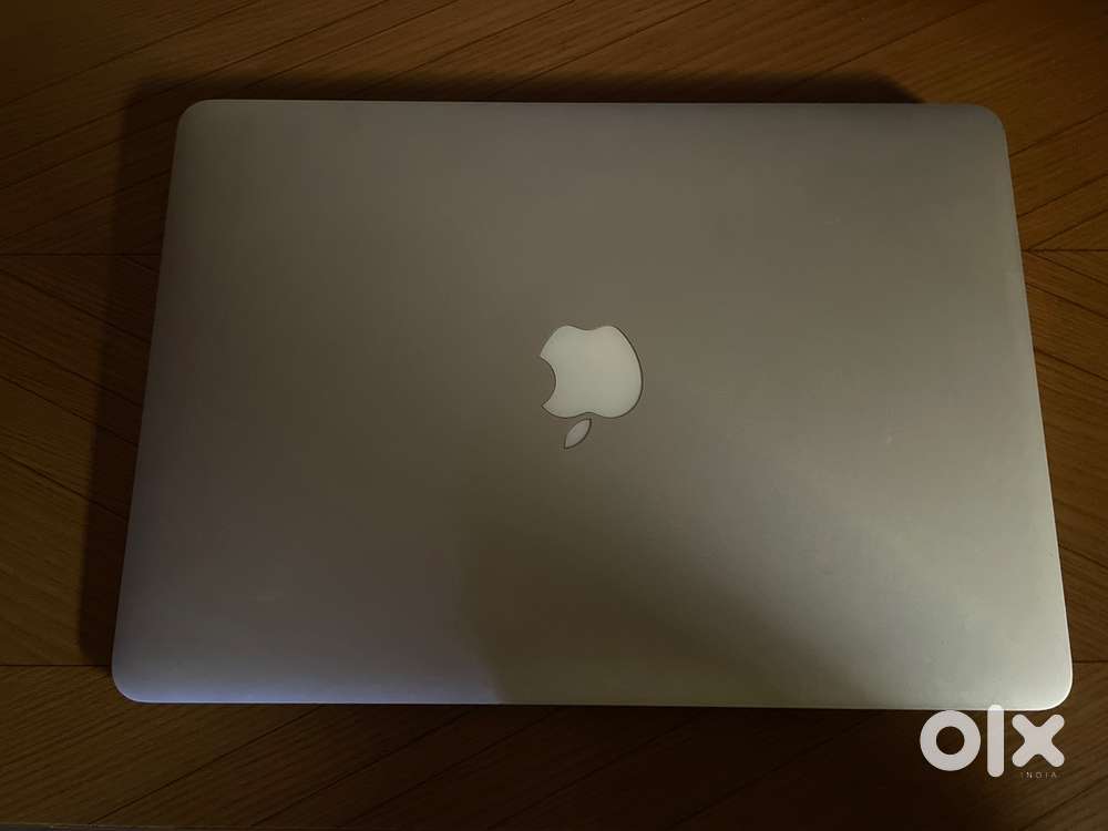 Macbook Air 128GB, 8 GB Ram. Next to new condition.