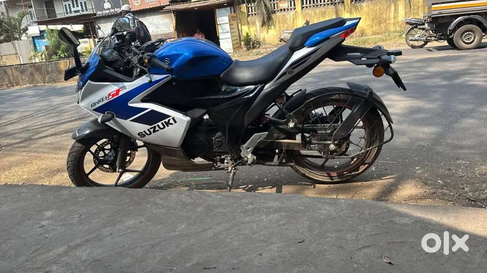 Gixer SF Petrol 2025 Model
