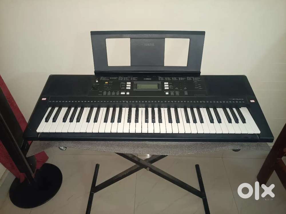 Yamaha E343 keyboard